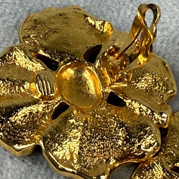 Gold-Tone Enamel Flower Clip-On Earrings Textured Centers Vintage Chunky Retro - Picture 11 of 16